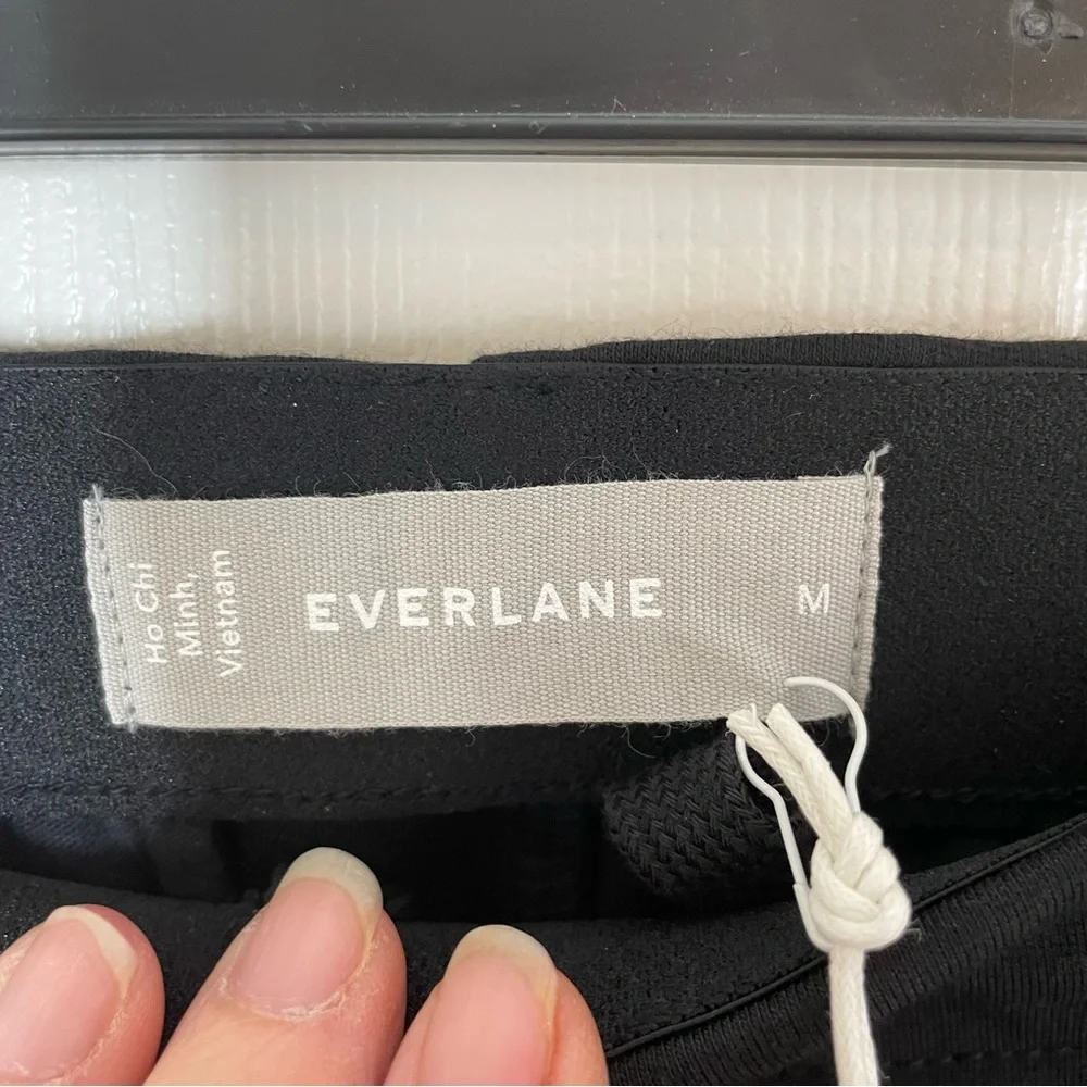 NEW WITH TAGS Everlane Black Dream Comfort Pant in Size Medium